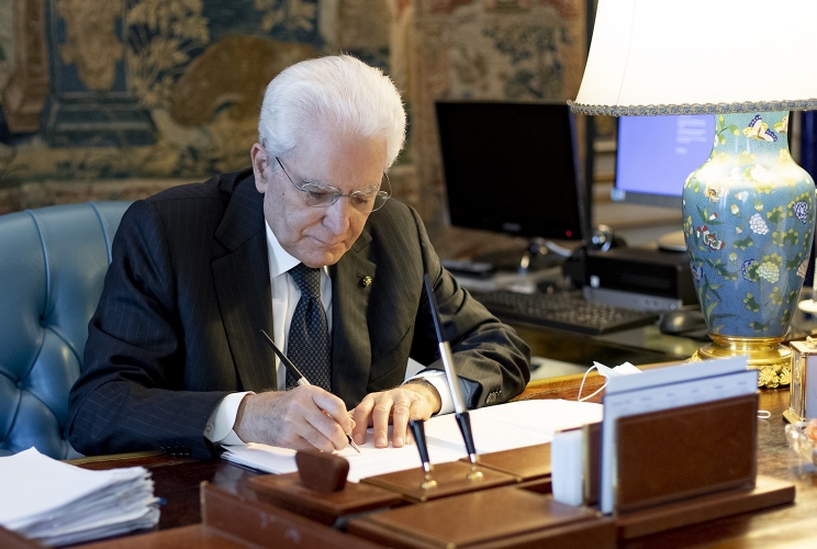 Sergio Mattarella conferisce 29 attestati d’onore di “Alfiere della Repubblica”
