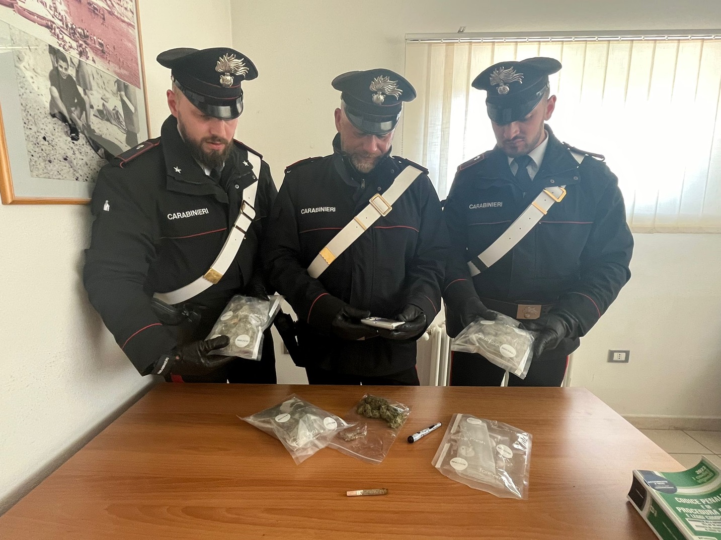 Controlli anti-droga dei Carabinieri a Cala Gonone, un arresto