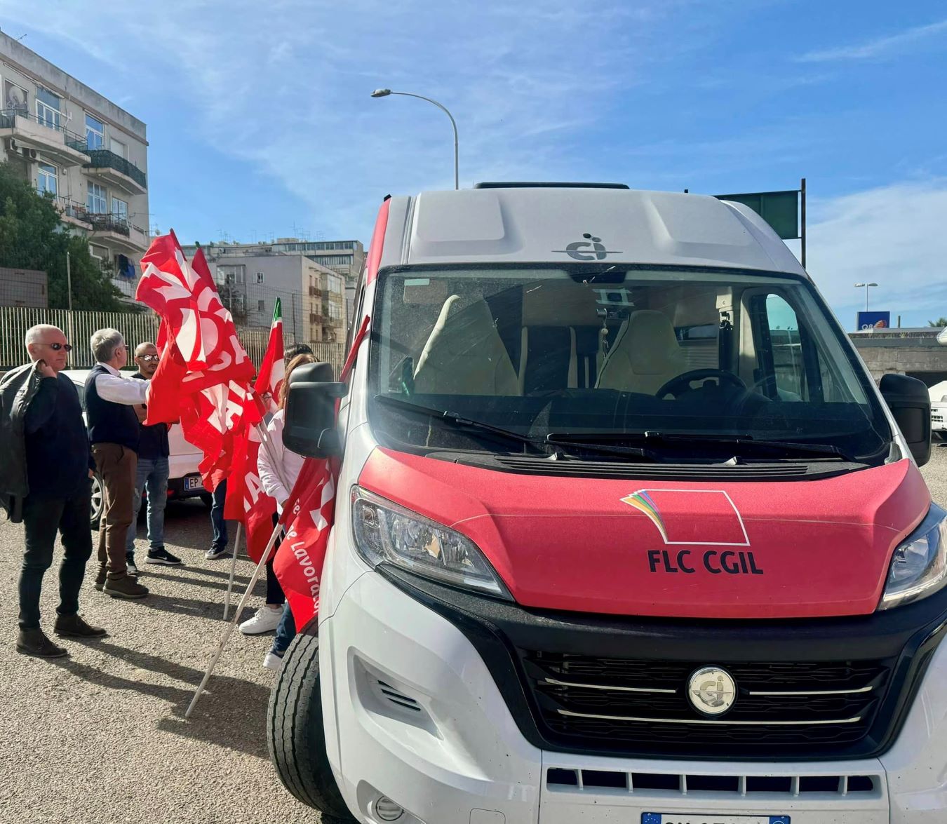 Flc Cgil, il camper del No all’Autonomia differenziata è arrivato in Sardegna