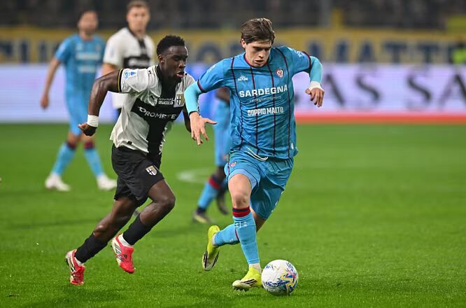 Folorunsho incanta, Oristanio risponde: Parma e Cagliari si dividono la posta al Tardini